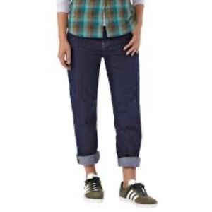 Patagonia Boyfriend Straight Leg Dark Wash Size 28. Style # SSO80FA15.